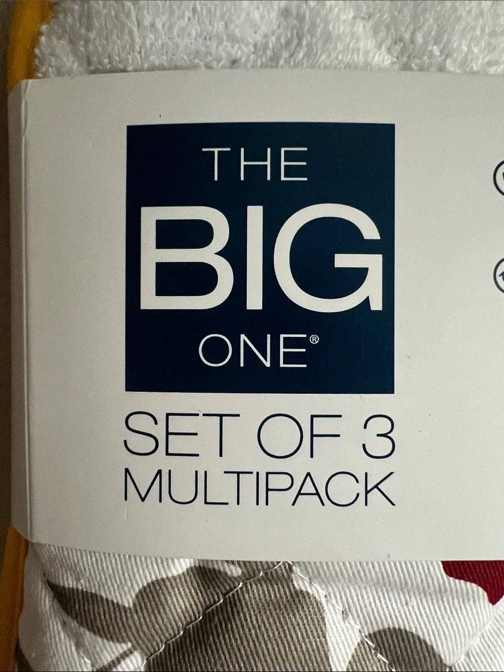 NEW The Big One Floral Oven Mitt & Pot Holder Set ***with MINOR FLAW